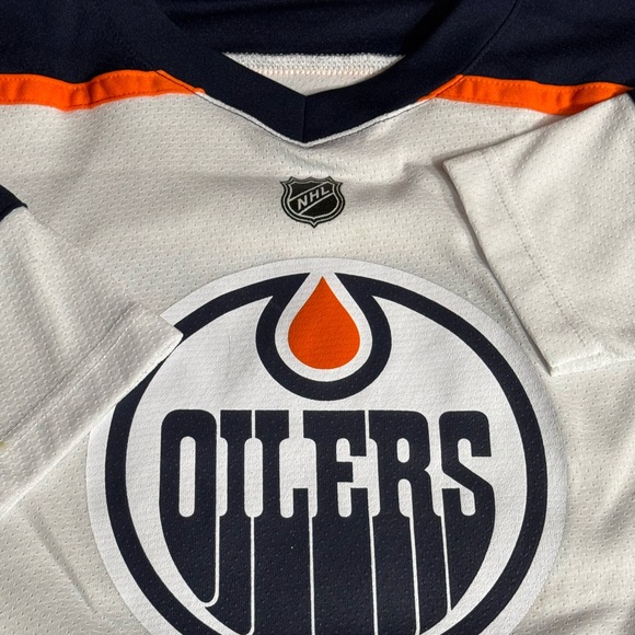 NHL OILERS 97 McDAVID Jersey size Small Medium Men’s Excellent - Picture 4 of 7